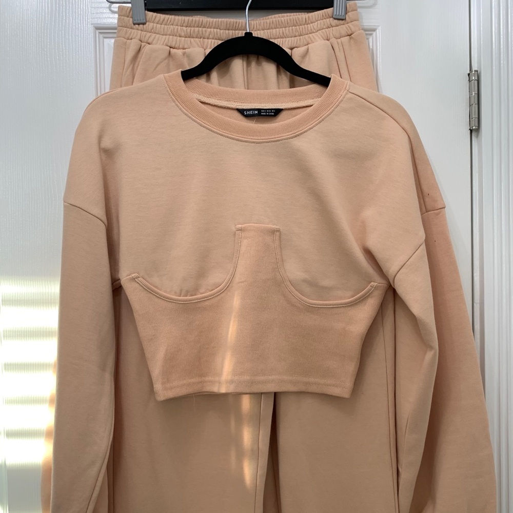 BNWT Two Piece Longewear Set